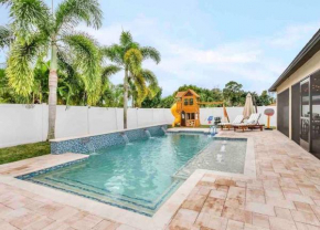 Your own tropical retreat, heated pool- Heron Nest